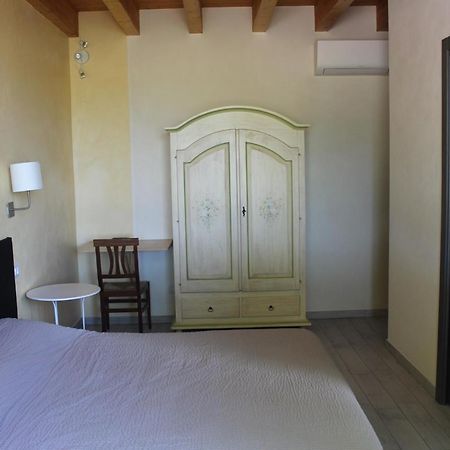 B&B Ai Prati Lesignana Buitenkant foto