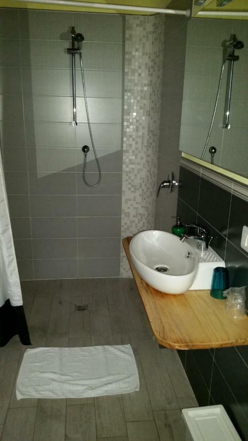 B&B Ai Prati Lesignana Buitenkant foto